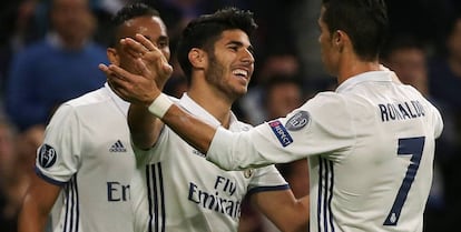 Marco Asensio celebra el gol con Cristiano Ronaldo