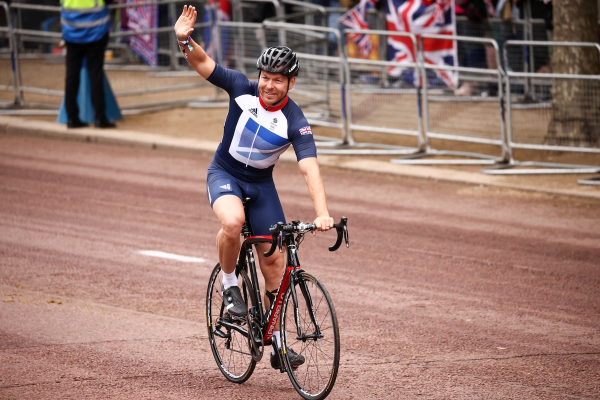 Chris Hoy, the cyclist with six Olympic gold medals, explains that his cancer is incurable: “Suddenly I found out how I am going to die.”