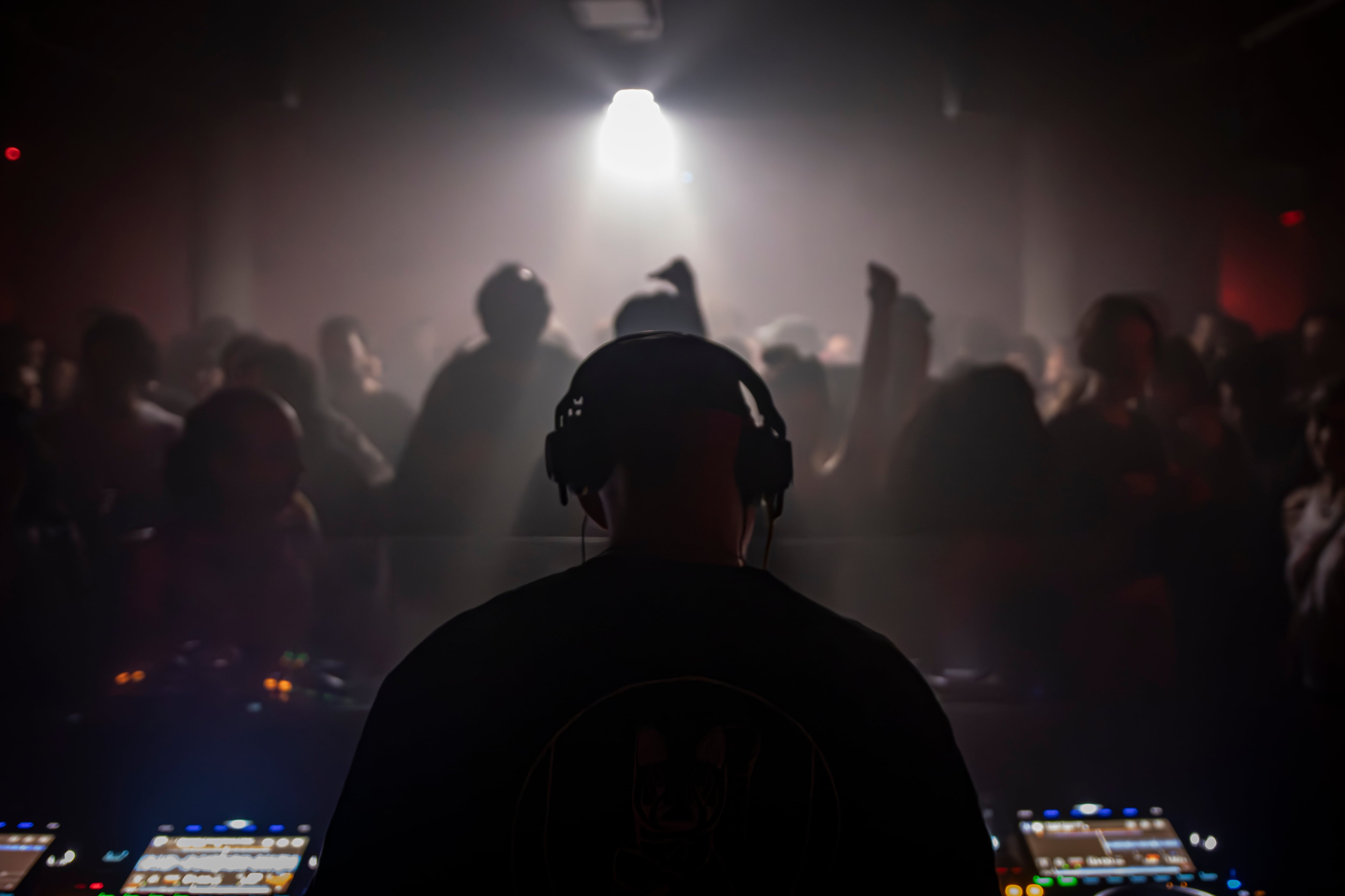 Un bar de música electrónica ubicado en el centro de Ciudad de México.