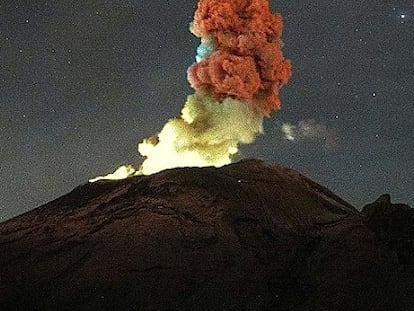 Imagen de monitoreo del volcán Popocatépetl, el 12 de julio 2023.