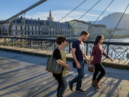 El puente peatonal de Saint-Laurent, en Grenoble. 