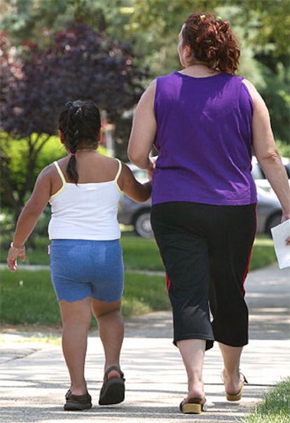 Una madre y su hija, en Des Plaines, Illinois (EE UU), ambas con obesidad.