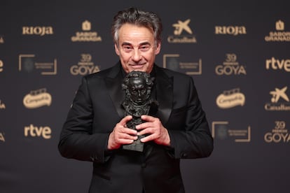 Eduard Fernández, tras ganar el Goya por 'Marco' el pasado febrero.
