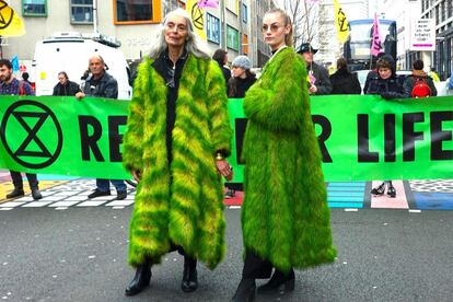 Una de las manifestaciones de Extinction Rebellion durante la pasada semana de la moda de Londres