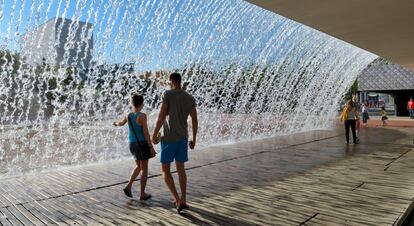 Fuente junto a la entrada del Oceanário, en el Parque de las Naciones de Lisboa.