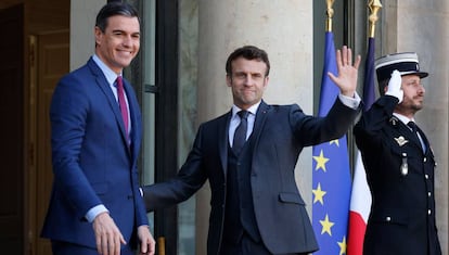  Emmanuel Macron y Pedro Sanchez en el Palacio del Elíseo, en París