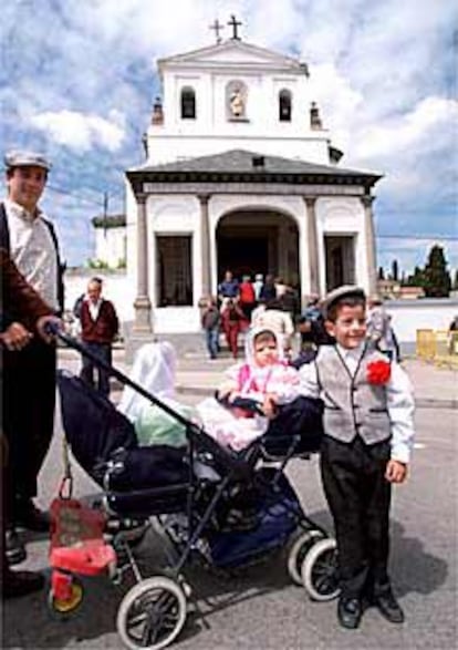 Visitantes de la ermita de San Isidro.
