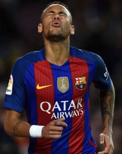 Brazilian star striker Neymar will appear in court over his signing to FC Barcelona.