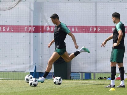 Cristiano Ronaldo, en un entrenamiento de Portugal en Kratovo.