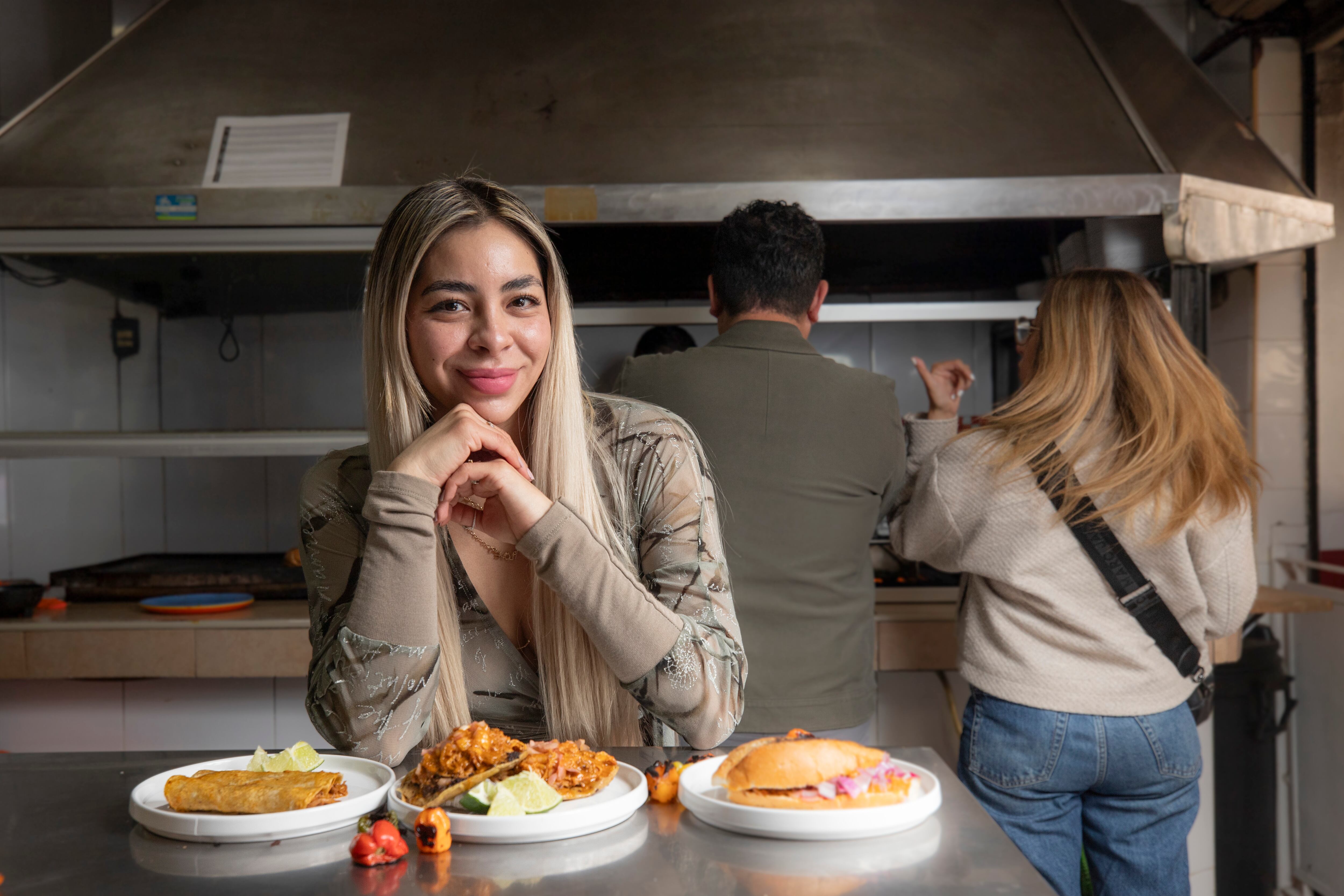 Ada Mercado en la taquería de su familia.