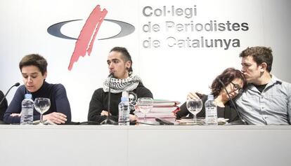D'esquerra a dreta, Silvia Villullas, amiga de Patricia Heras; Rodrigo Lanza; la seva mare, Mariana Huidobro, i Xapo Ortega, un dels realitzadors del documental.