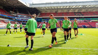 Las jugadoras del Wolfsburgo en un entrenamiento previo a la final de la Champions League femenina, en Eindhoven este viernes.