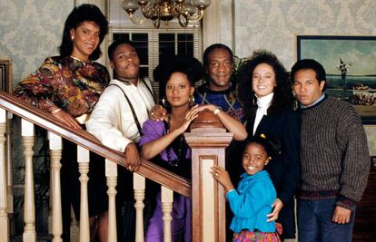 Geoffrey Owens (derecha), en una imagen promocional de 'El show de Bill Cosby'.