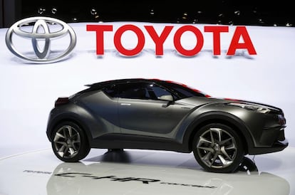 Toyota presentó por primera vez el prototipo del C-HR en el Salón del Motor de Paris de 2014. Datos de consultorías apuntan a que para 2020 la venta de vehículos todoterreno superara en todo el mundo a la de los modelos sedan.