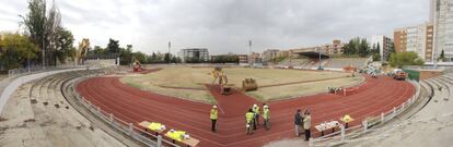 Obras de demolición del viejo estadio de atletismo Vallehermoso, en 2008.