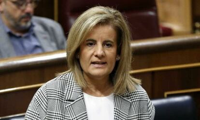 Fátima Báñez, ministra de Empleo y Seguridad Social, durante la última sesión de control al Gobierno