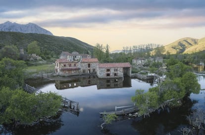 El pueblo de Camposolillo, despoblado como consecuencia de la construcción del embalse del Porma (León).