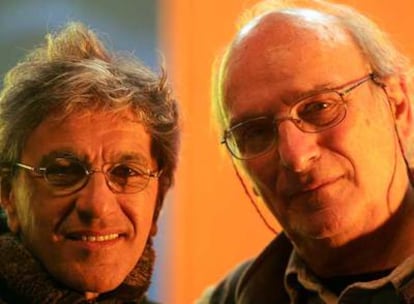 El cantante Caetano Veloso (a la izquierda) y el director Carlos Saura.