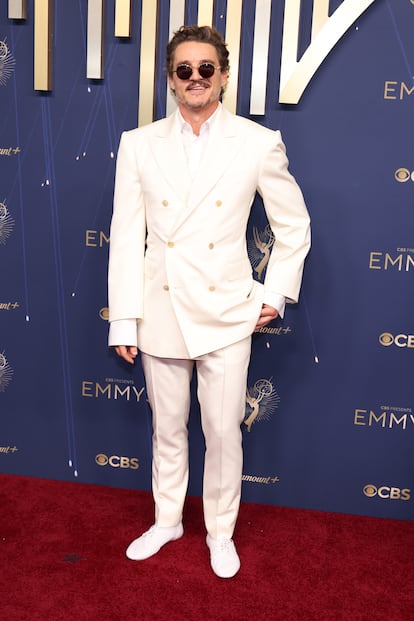 Pedro Pascal, nominado por su papel en 'The last of us', lo apostó todo al blanco.