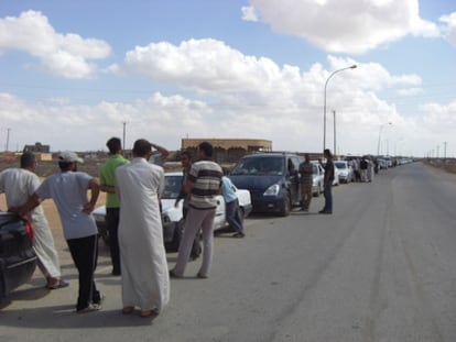 Pobladores de Sirte huyen de la ciudad ante el asalto general de las fuerzas rebeldes