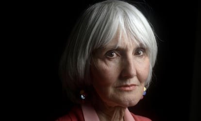 Susan Klebold, madre del asesino Dylan Klebold, posando el 23 de febrero de 2016.