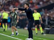 El entrenador del Real Madrid, Xabi Alonso, durante la final de la Supercopa de España ante el Barcelona, este domingo en Yeda (Arabia Saudí).