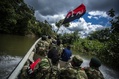 Miembros del Ejército de Liberación Nacional en el departamento de Chocó, Colombia