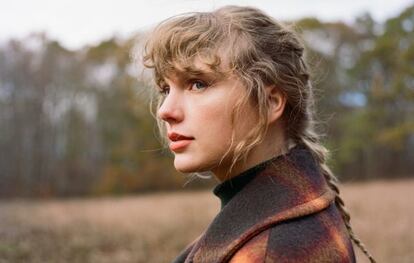 Taylor Swift en una foto promocional de 'Evermore'.