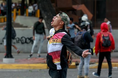 Decenas de miles de venezolanos se concentraron este miércoles en los 23 Estados del país y en la capital en contra de Nicolás Maduro, en el marco de una movilización convocada por la oposición para no reconocer la legitimidad del segundo mandato del presidente, que comenzó el 10 de enero.
