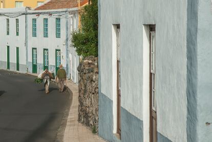 Un campesino en El Mocanal, en El Hierro.