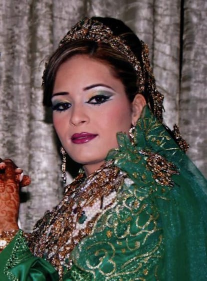 Dalila Mimouni, fallecida en el hospital Gregorio Marañón, vestida de novia el día de su boda en Marruecos.