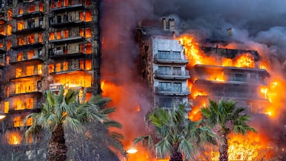 Imagen del edificio del barrio de Campanar, en Valencia, que quedó devorado por las llamas el pasado 22 de febrero.