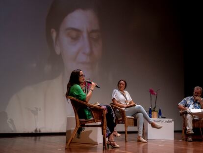 Conversación 'De economías extractivas a regenerativas para una era de nueva abundancia' entre Isabelle Delannoy (Do Green), Isabel Cadavid (Agromandala), María Alejandra González (Eafit) y Claudio Madaune (Change the World), en Medellín (Colombia), este jueves.