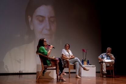 Conversación 'De economías extractivas a regenerativas para una era de nueva abundancia' entre Isabelle Delannoy (Do Green), Isabel Cadavid (Agromandala), María Alejandra González (Eafit) y Claudio Madaune (Change the World), en Medellín (Colombia)