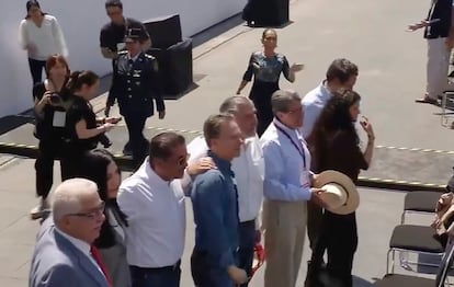 Líderes del Movimiento de Regeneración Nacional durante la llegada de Claudia Sheinbaum, en Ciudad de México, el 9 de marzo de 2025.