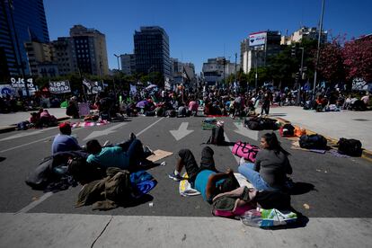 Manifestantes en la Avenida 9 de Julio, Buenos Aires