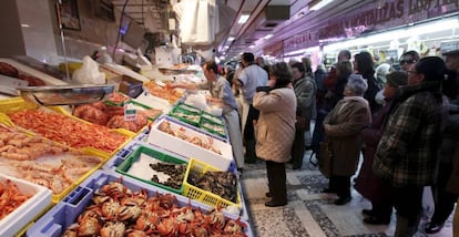 Una pescadería en el madrileño mercado de Chamberí.