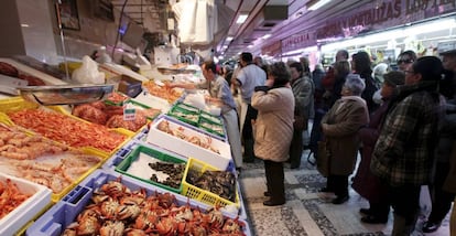 Una pescadería en el madrileño mercado de Chamberí.