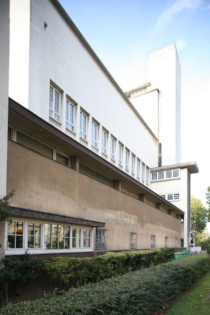 El exterior del Colegio Holandés.
