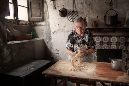 'La Matassa'. Esta pasta fresca es una auténtica obra de artesanía. Un símbolo de la riqueza gastronómica italiana que aúna historia, tradición y pasión centenarias. Se elabora en Irpinia, en el sur de Italia, con una técnica excepcional.