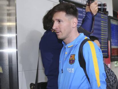 Messi, na chegada do Bar&ccedil;a ao Jap&atilde;o.