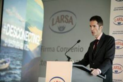 El director general de LARSA, José Armando Tellado, durante la presentación del balance de la compañía en 2012 y de la nueva campaña de comunicación 'Desconecting', en un acto celebrado hoy en A Coruña.