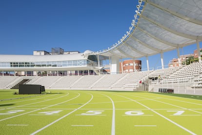EL Estadio Vallehermoso integra instalaciones con capacidad para 10.000 espectadores en un entorno urbano.