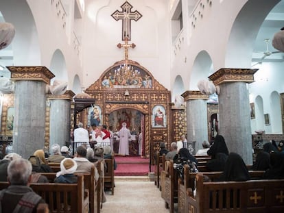 Misa matutina en una iglesia copta en Egipto, el pasado 8 de abril. 