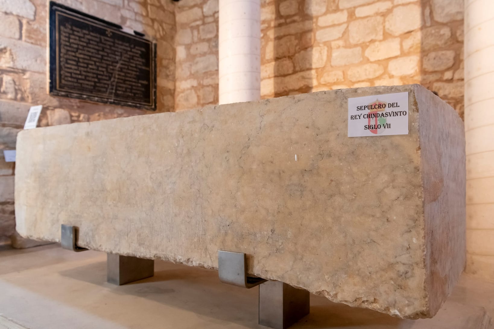 Sepulcro de Chindasvinto en San Román de Hornija.