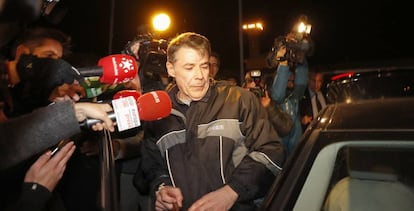 El expresidente madrileño Ignacio González, a su salida de la prisión de Soto del Real el 8 de noviembre.