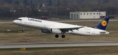 Avi&oacute;n de la compa&ntilde;&iacute;a Lufthansa