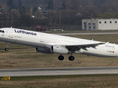 Avi&oacute;n de la compa&ntilde;&iacute;a Lufthansa