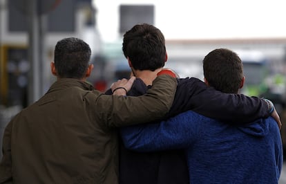 Chegada de parentes das vítimas ao aeroporto de Barcelona.