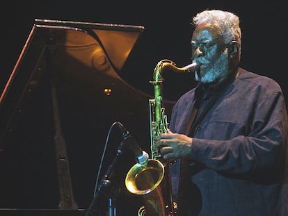 El músico Pharoah Sanders, durante su concierto en la Fundación Pedro Barrié de la Maza en A Coruña.